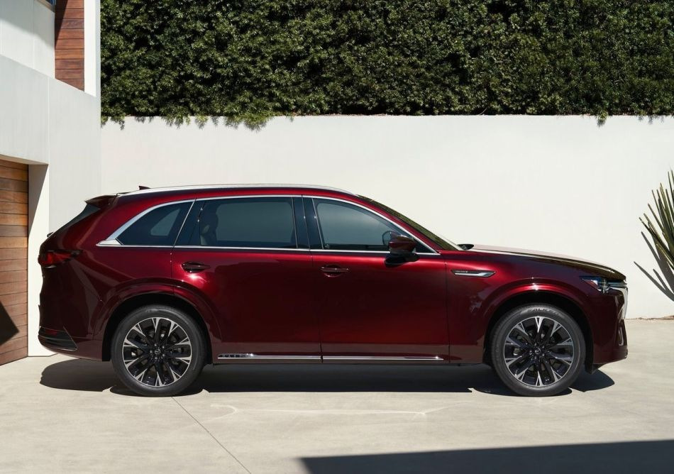 Огляд повнорозмірного позашляховика Mazda CX-90