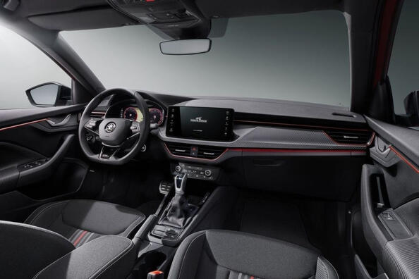 Огляд оновленого кросовера першого покоління Skoda Kamiq Фото 5