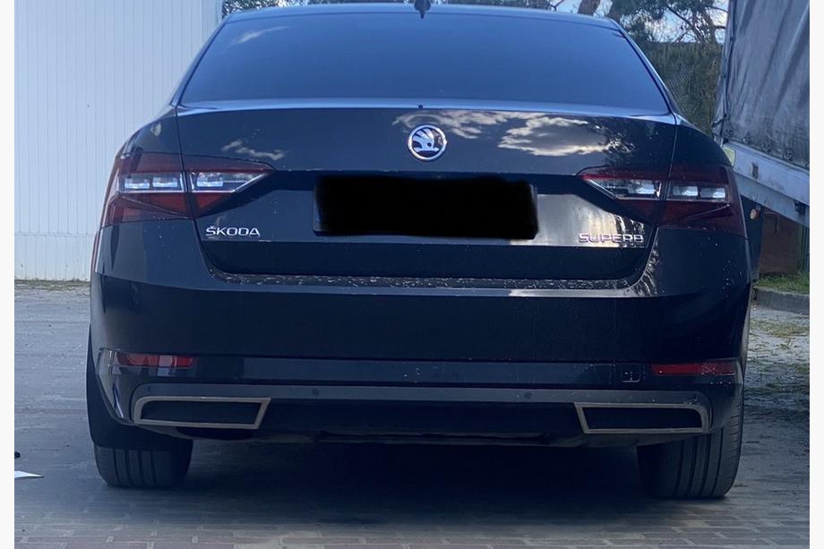 Skoda Superb 2015-2024 рр. Накладки на торець бамперу Carmos (3 шт, нерж) Фото 3