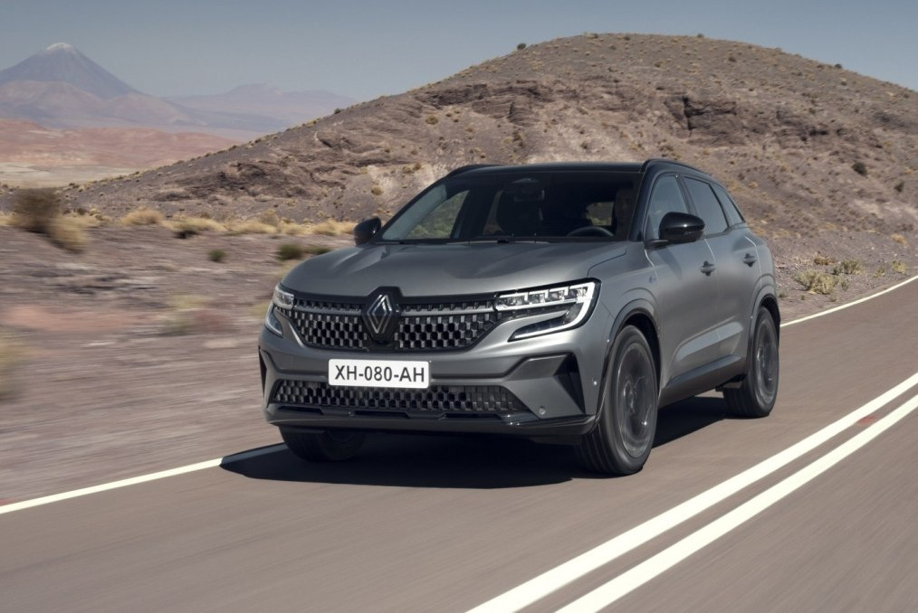Огляд нового кросовера Renault Austral