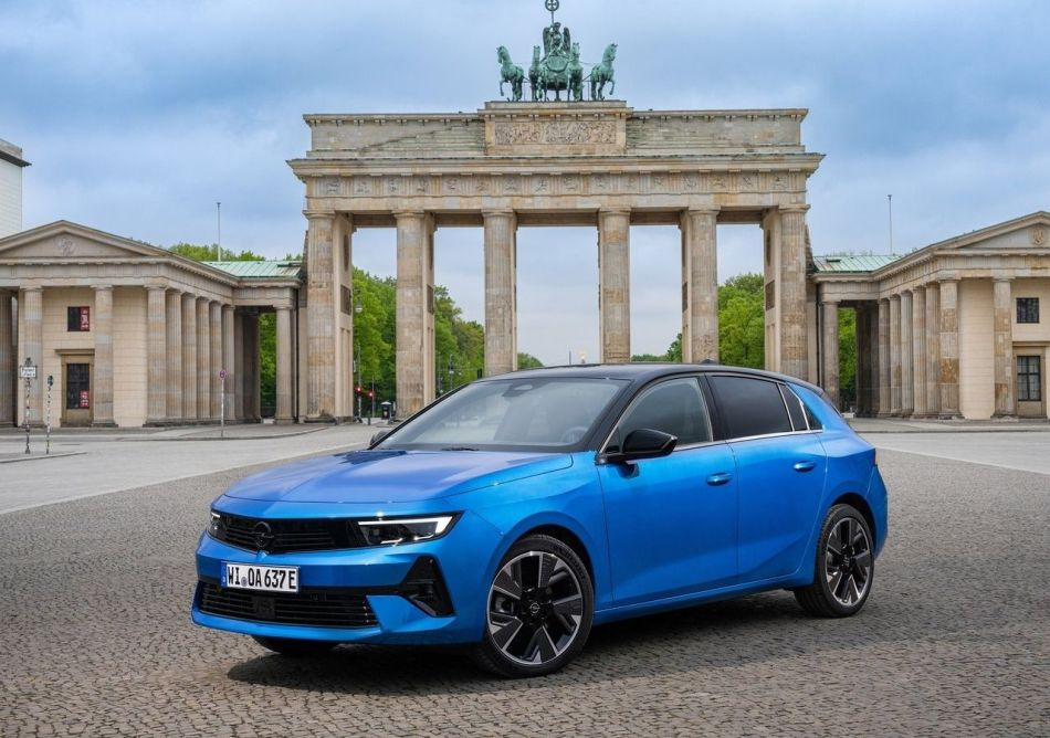 Електричний компактний хетчбек Opel Astra Electric