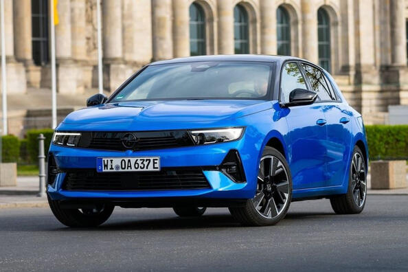 Електричний компактний хетчбек Opel Astra Electric