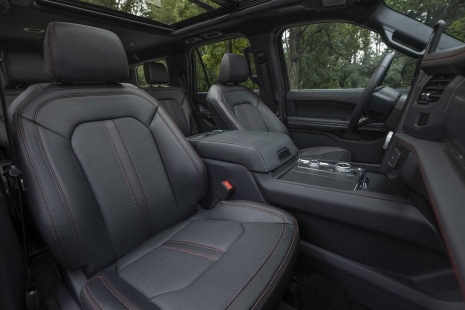 Рестайлінговий позашляховик Ford Expedition четвертого покоління