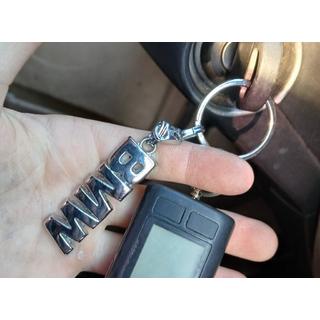 Металічний брелок з логотипом BMW