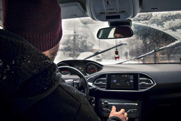 Як швидко і правильно прогріти салон автомобіля взимку? Фото 1