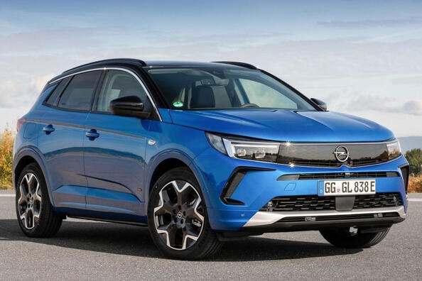 Огляд оновленого компактного компактного кросовера Opel Grandland Фото 1