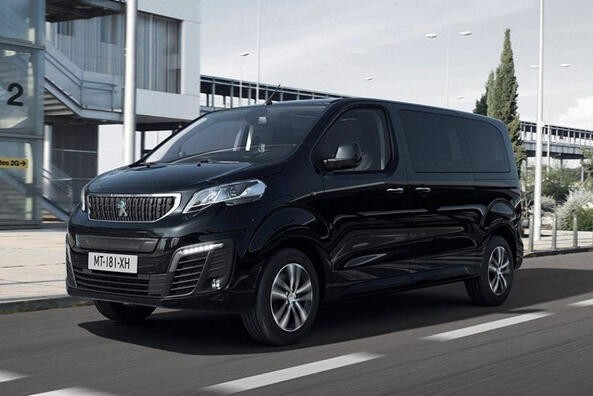 Огляд електричного мінівена Peugeot e-Traveller