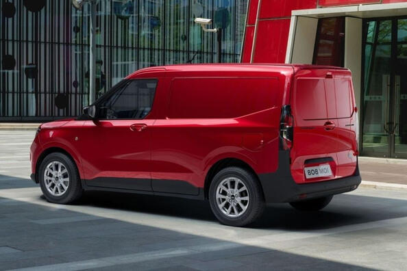 Огляд фургона Ford Transit Courier другого покоління Фото 2