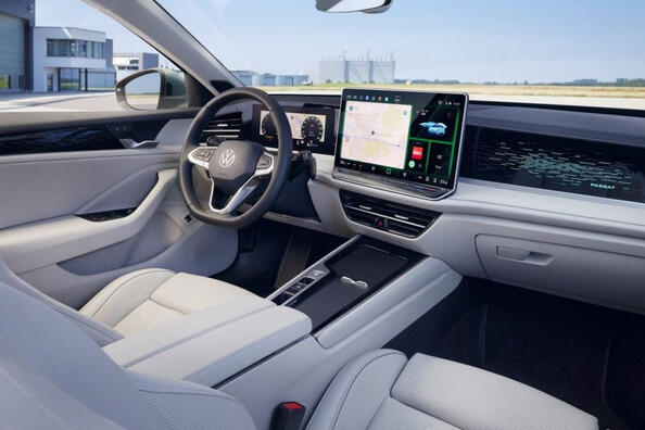Огляд універсала Volkswagen Passat Variant нового покоління Фото 6