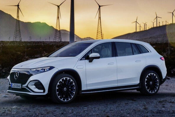 Огляд електричного преміального кросовера Mercedes-Benz EQS Фото 2
