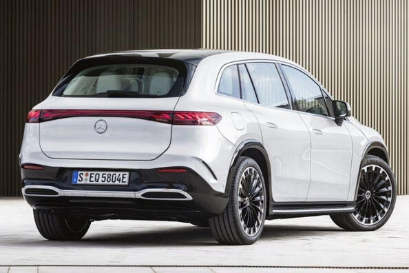 Огляд електричного преміального кросовера Mercedes-Benz EQS Фото 4