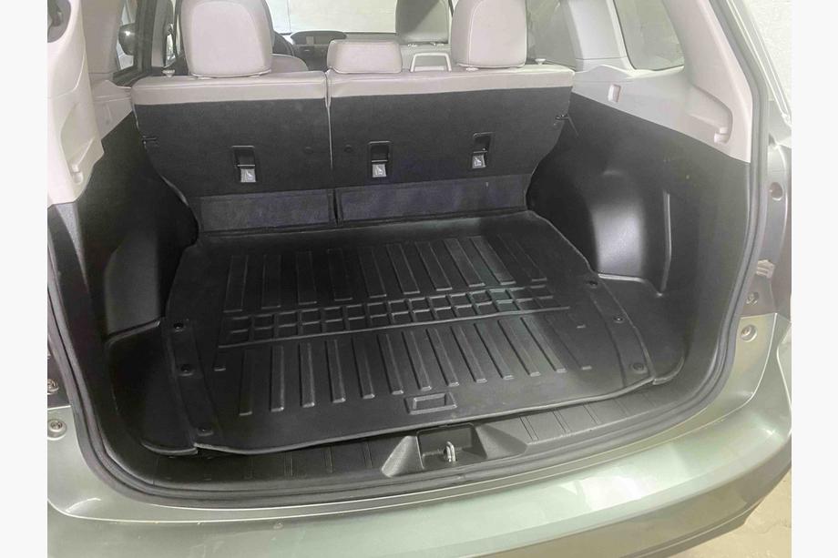 Subaru Forester 2013-2018 рр. Килимок в багажник 3D (Stingray) Image