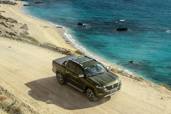 Огляд повнопривідного пікапа Peugeot Landtrek Фото 3