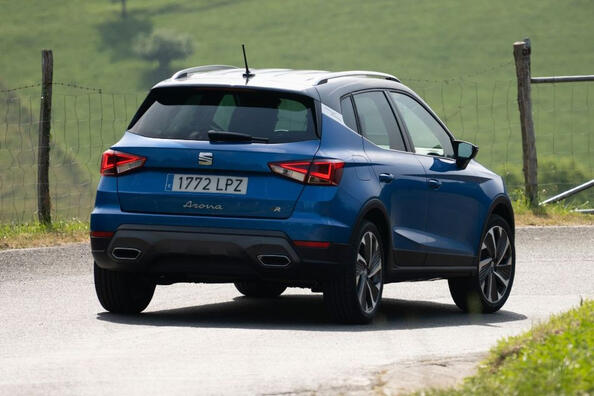 Огляд оновленого компактного кросовера SEAT Arona Фото 2