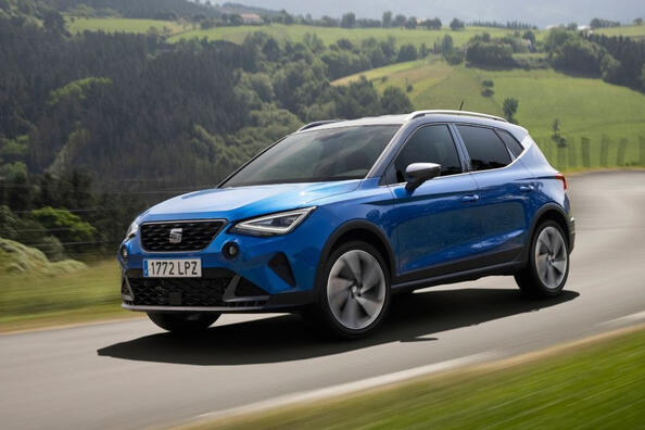 Огляд оновленого компактного кросовера SEAT Arona Фото 1