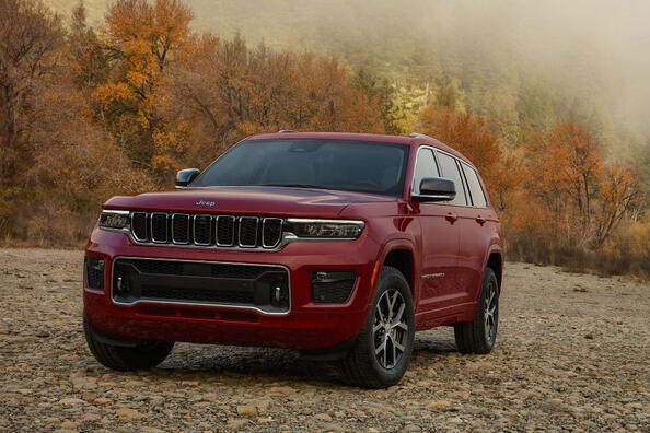 Огляд Jeep Grand Cherokee L: втілення розкоші та могутності Фото 1