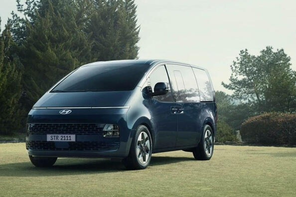 Огляд мінівена Hyundai Staria