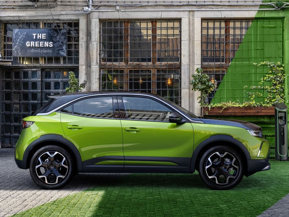 Огляд електричного міського кросовера Opel Mokka-e
