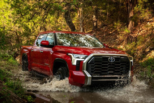 Огляд пікапа Toyota Tundra третього покоління Фото 1