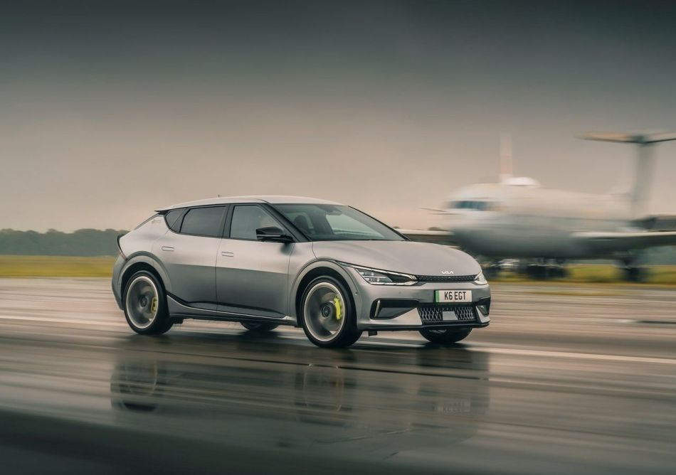 Огляд 585-сильного повнопривідного електричного кросовера - KIA EV6 GT