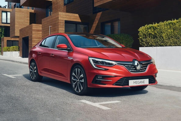 Огляд оновленого Renault Megane Sedan четвертого втілення Фото 2
