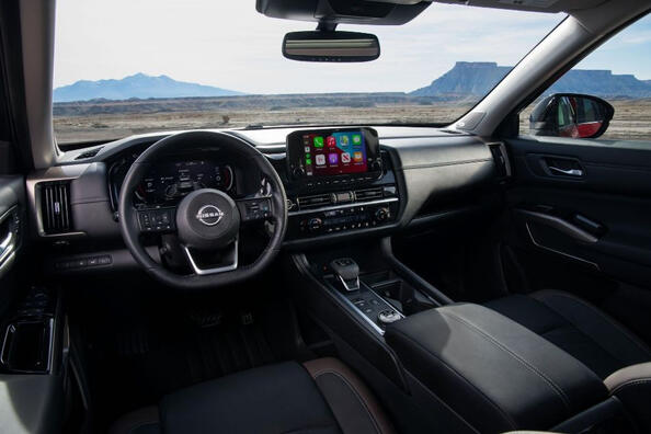 Огляд п'ятого покоління позашляховика Nissan Pathfinder Фото 5