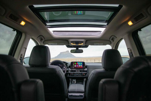 Огляд п'ятого покоління позашляховика Nissan Pathfinder Фото 6