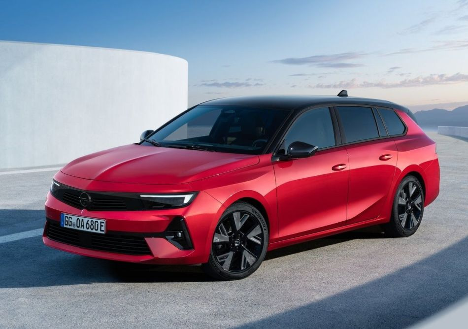 Огляд електричного універсала Opel Astra Sports Tourer Electric