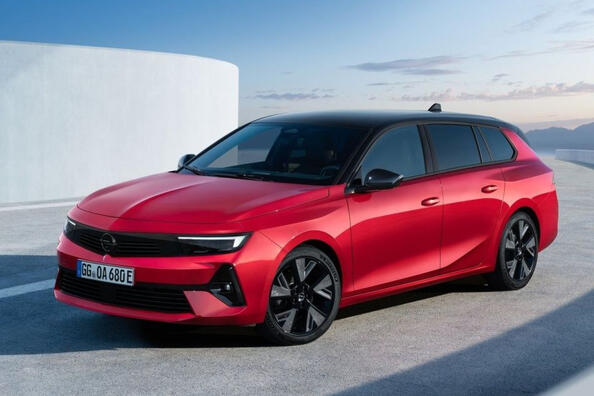 Огляд електричного універсала Opel Astra Sports Tourer Electric Фото 2