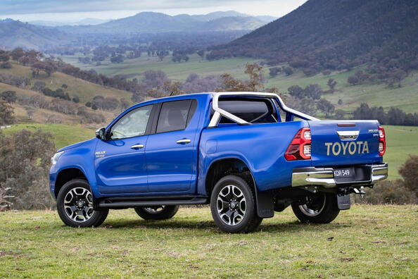 Toyota Hilux: легендарний пікап в оновленому вигляді Фото 4
