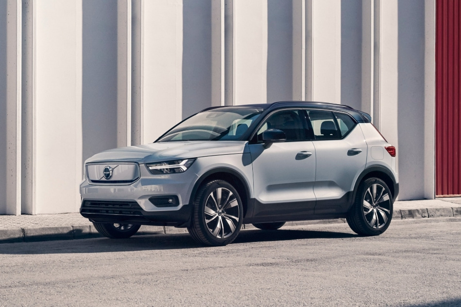 Електричний повнопривідний кросовер Volvo XC40 Recharge