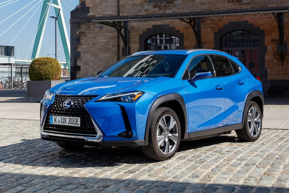 Lexus UX 300e: огляд першого електромобіля японського бренду