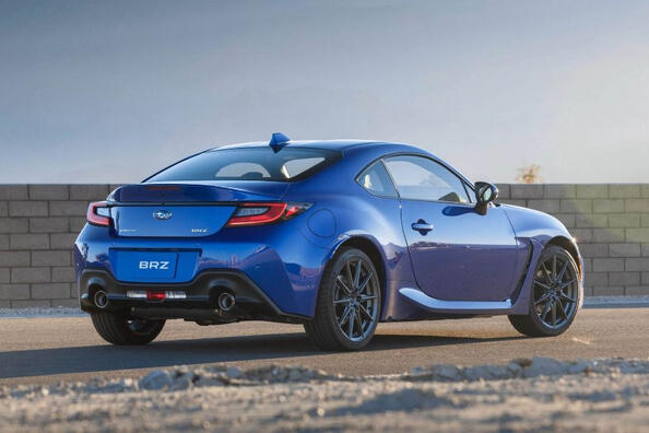 Друге покоління спортивного купе Subaru BRZ Фото 2