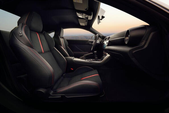 Друге покоління спортивного купе Subaru BRZ Фото 6