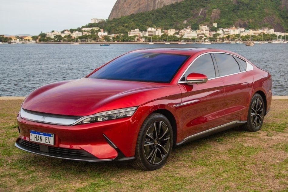 Огляд флагманського електричного седана BYD Han EV