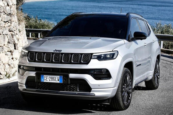 Огляд оновленого кросовера другої генерації Jeep Compass