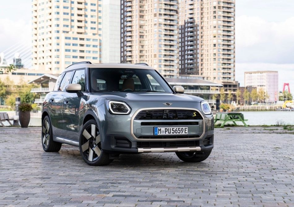 Огляд третього покоління кросовера MINI Countryman
