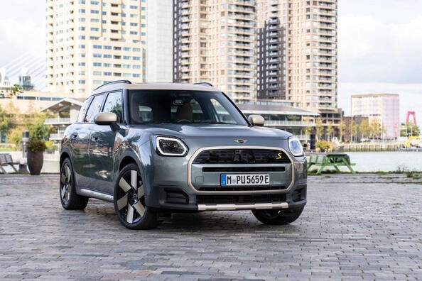 Огляд третього покоління кросовера MINI Countryman