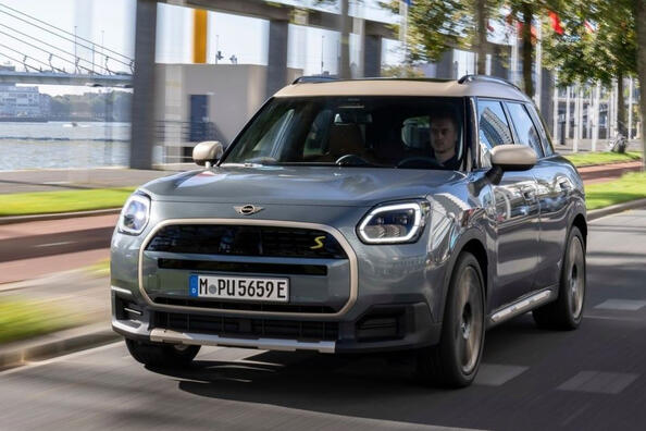Огляд третього покоління кросовера MINI Countryman Фото 2