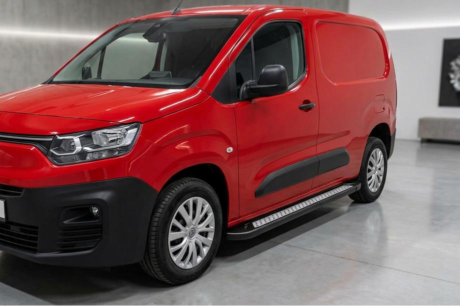 Fiat Doblo III 2023- рр. Бокові пороги New Vision Black (2 шт., алюміній) Коротка база