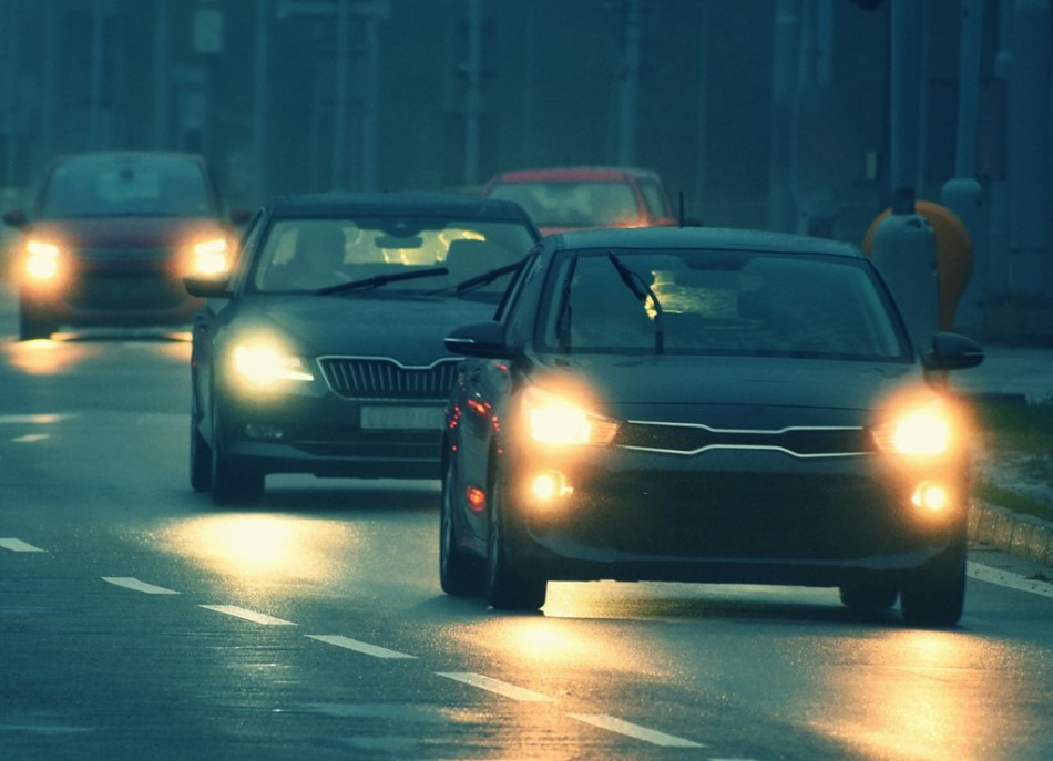 Як правильно використовувати світлові прилади автомобіля?