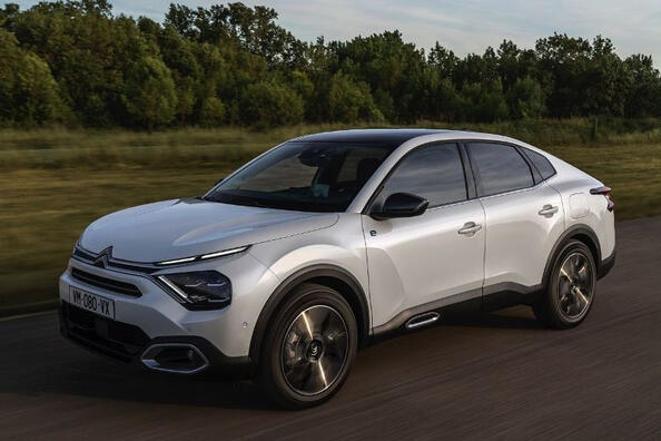 Огляд електричного крос-седана Citroen e-C4 X