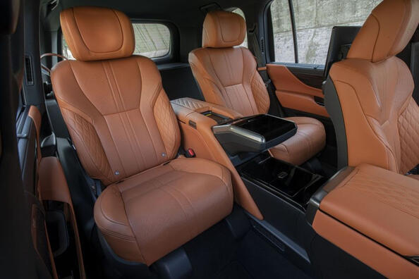 Огляд позашляховика Lexus LX четвертого втілення Фото 7