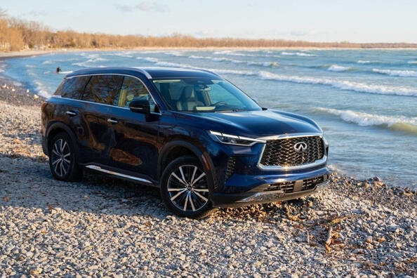 Infiniti QX60: Розкіш і практичність в одному авто Фото 4