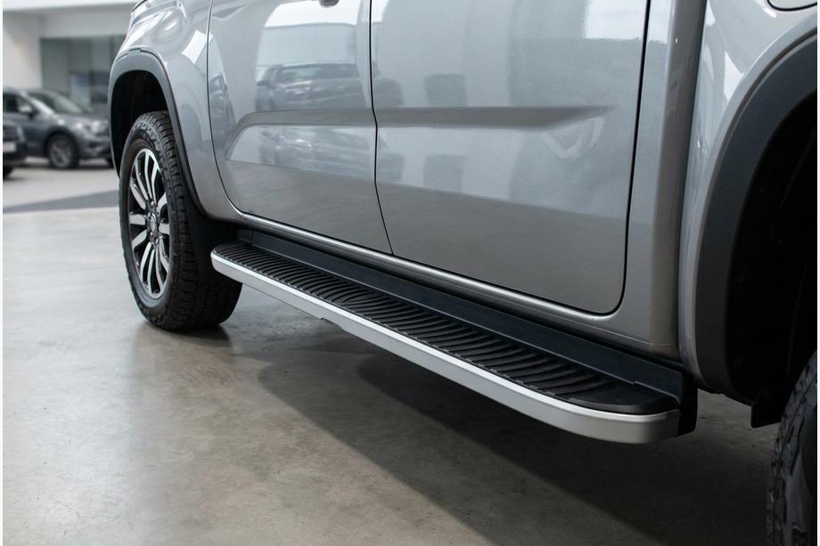 Volkswagen Amarok 2022- рр. Бокові пороги Tayga Grey (2 шт., Алюміній)