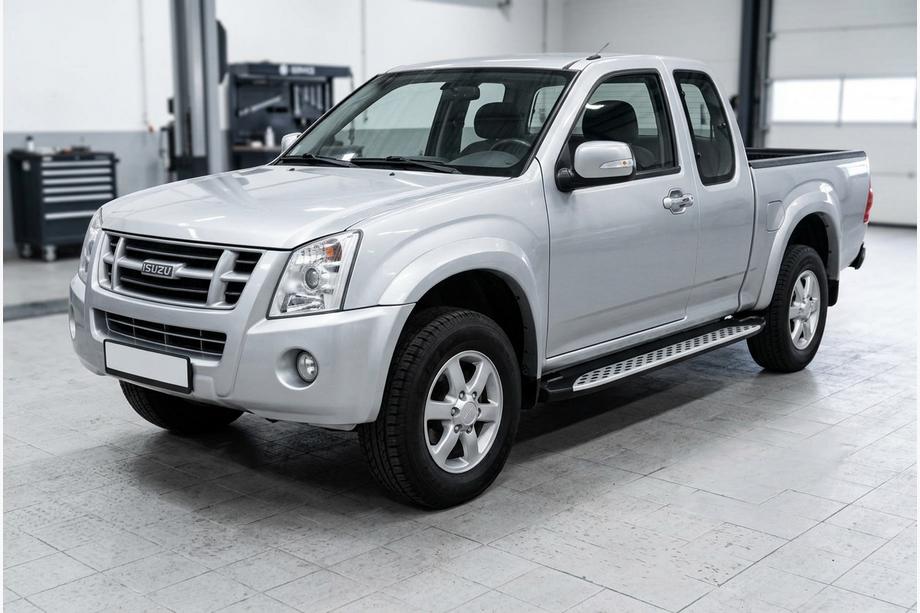 Isuzu D-Max 2002-2011 рр. Бокові пороги Shining V1 (2 шт., Алюміній) Фото 1
