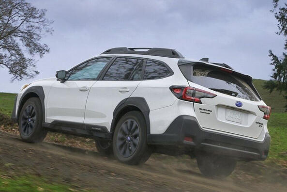 Subaru Outback шостого покоління: універсал для підкорення будь-яких доріг Фото 4