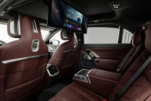BMW 7 Series: флагманський седан нового покоління Фото 8