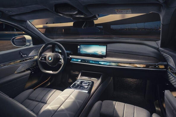BMW 7 Series: флагманський седан нового покоління Фото 5