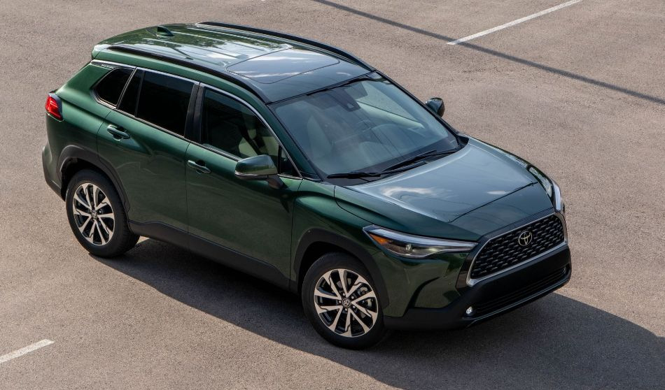 Toyota Corolla Cross: огляд компактного міського кросовера
